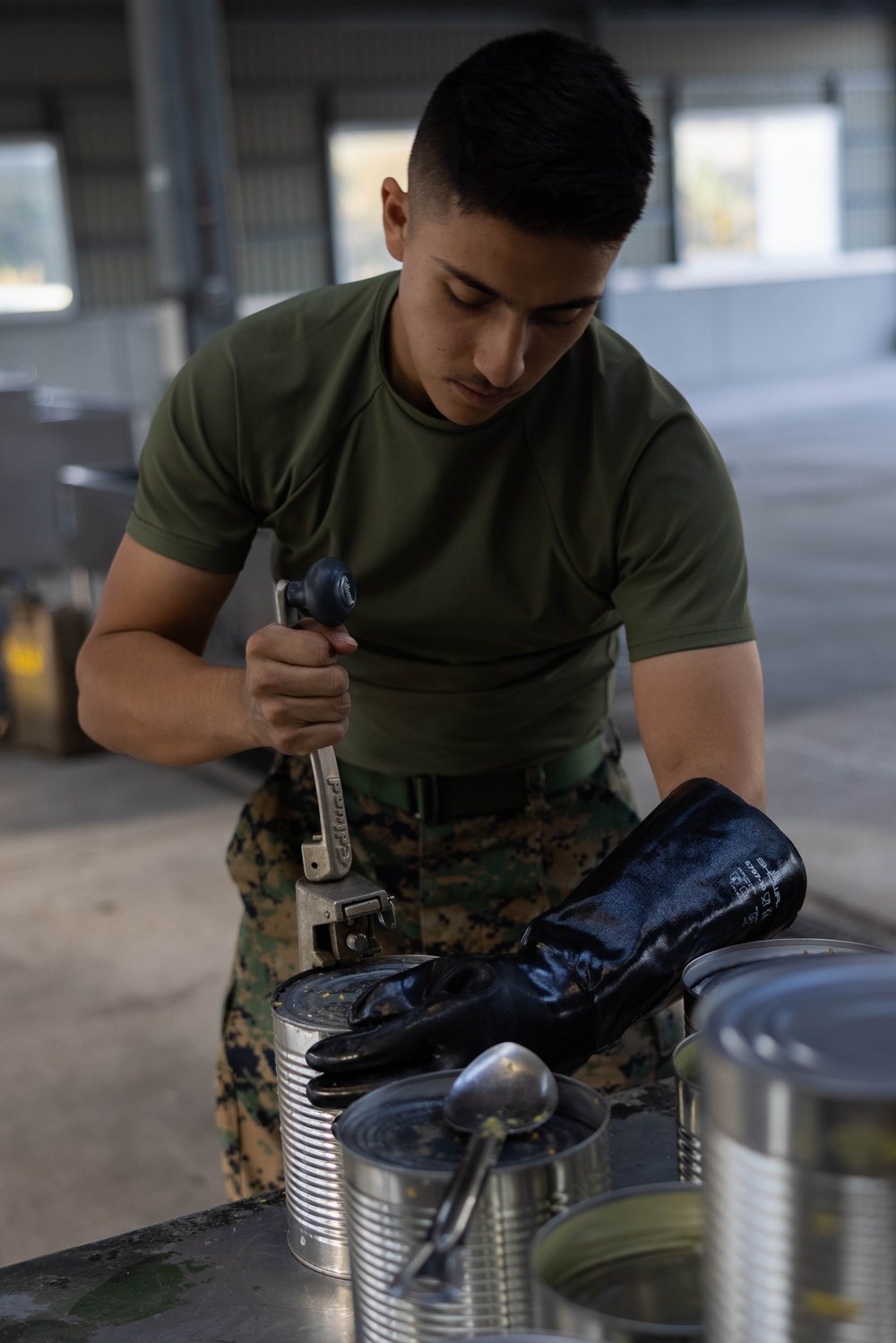 RD 23 FTX | Marines Serve Evening Chow on Hijudai