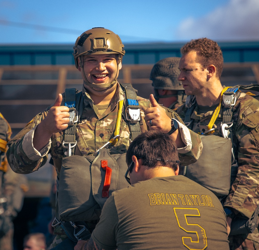 Group Sustainment Battalion, 20th Special Forces Group (Airborne) Conducts Sustained Airborne Training