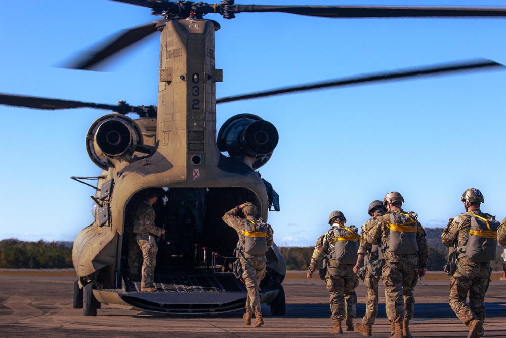 Group Sustainment Battalion, 20th Special Forces Group (Airborne) Conducts Sustained Airborne Training