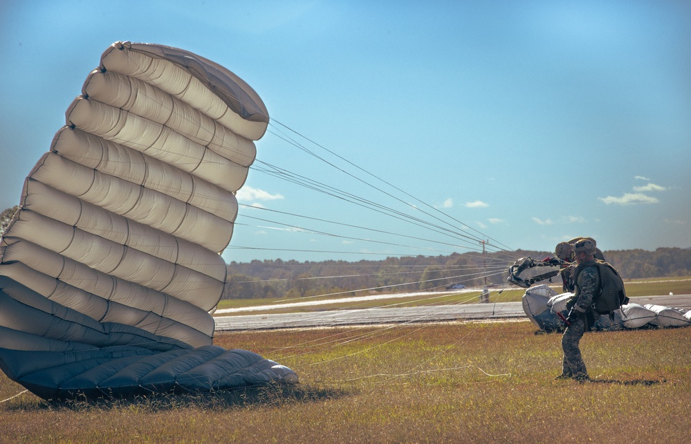 Group Sustainment Battalion, 20th Special Forces Group (Airborne) Conducts Sustained Airborne Training