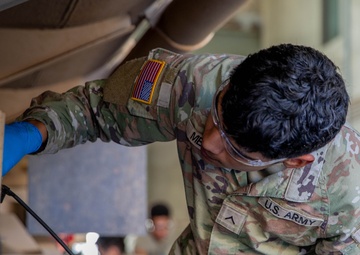 Oshkosh provides expert training to Ivy Division Mechanics