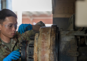 Oshkosh provides expert training to Ivy Division Mechanics