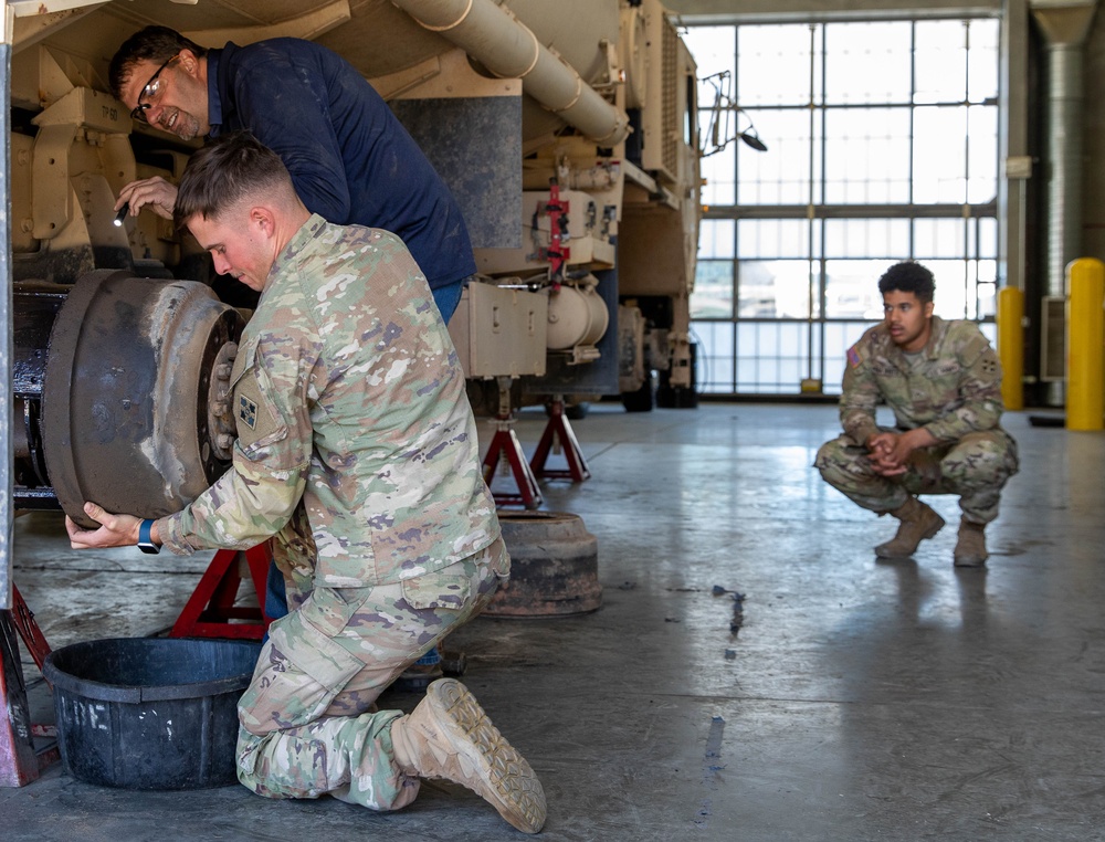 DVIDS - Images - Oshkosh provides expert training to Ivy Division ...