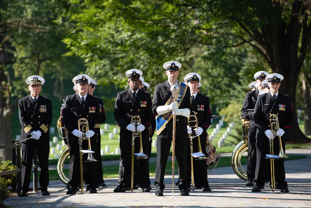 US Navy Band Performs at Wreath Laying Ceremony