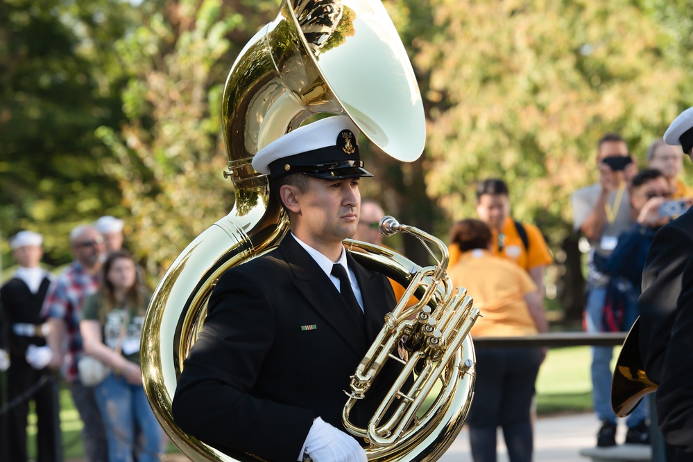 US Navy Band Performs at Wreath Laying Ceremony