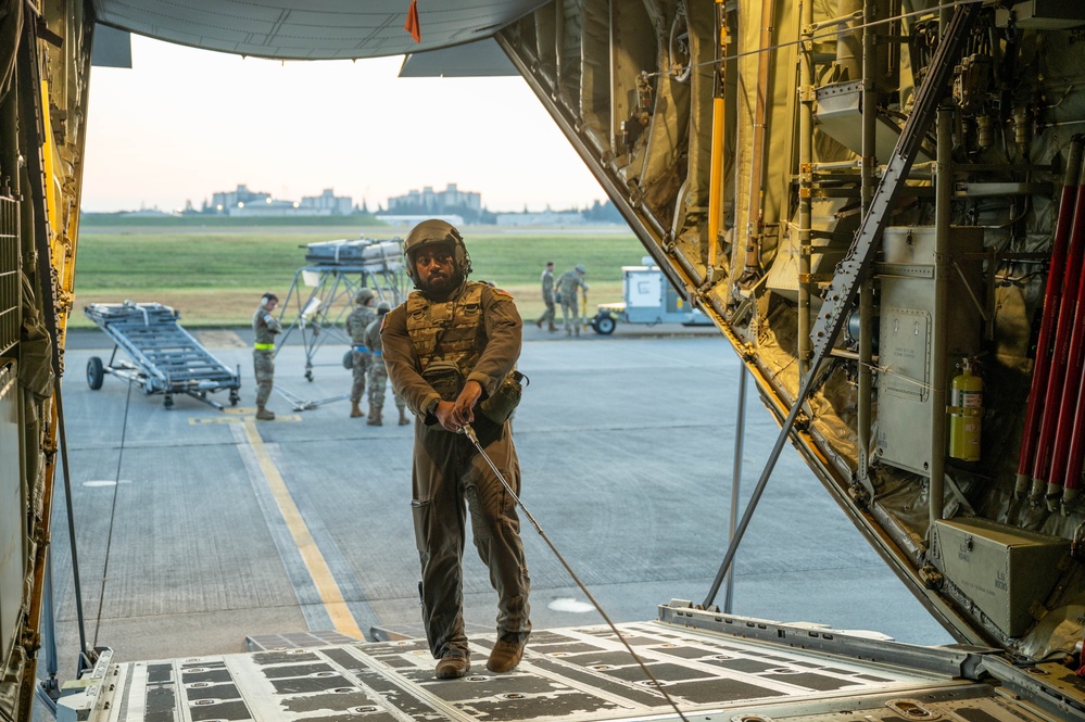 Yokota Airmen load cargo during Beverly Morning 24-1