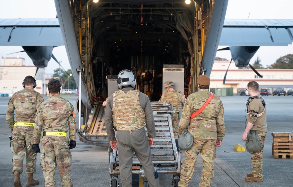 Yokota Airmen load cargo during Beverly Morning 24-1