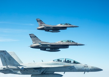 Navy Reserve Star Warriors of Electronic Attack Squadron 209 Train with Georgia Air National Guard During Sentry Savannah
