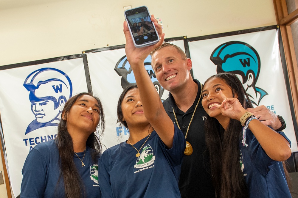 Medal of Honor Recipient Dakota Meyer Visits Junior RTOC in Kauai