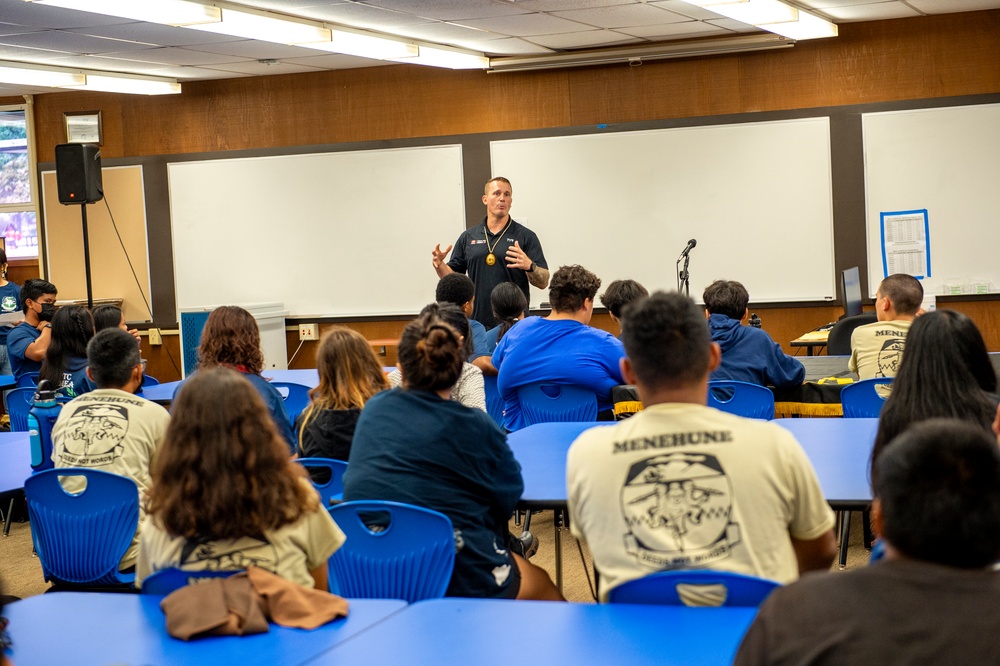 Medal of Honor Recipient Dakota Meyer Visits Junior RTOC in Kauai