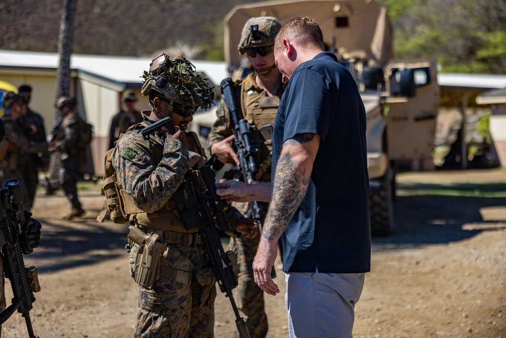 DVIDS - Images - Dakota Meyer Meets 3d LCT Marines [Image 1 of 7]