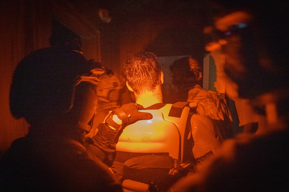 EODMU5 Conducts Non-Combatant Evacuation Operation