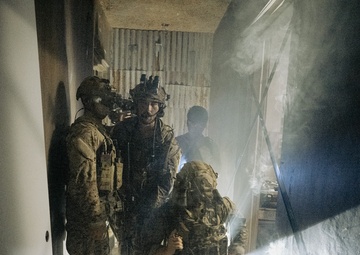 EODMU5 Conducts Non-Combatant Evacuation Operation