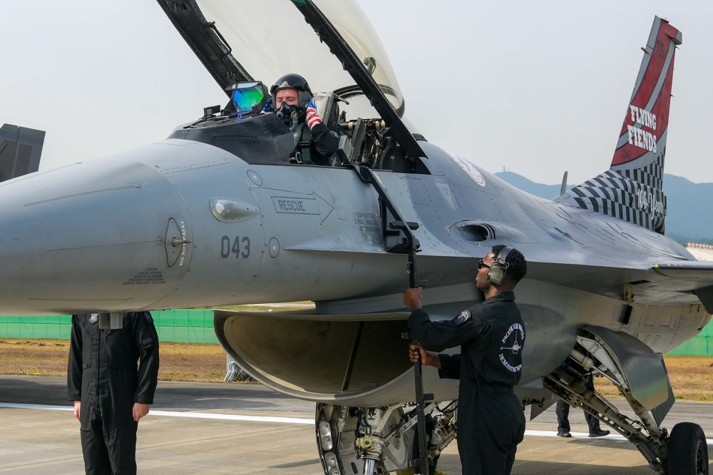 PACAF F-16 Demo Team prepares for Seoul ADEX 2023