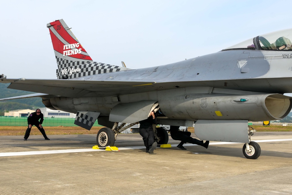 PACAF F-16 Demo Team prepares for Seoul ADEX 2023