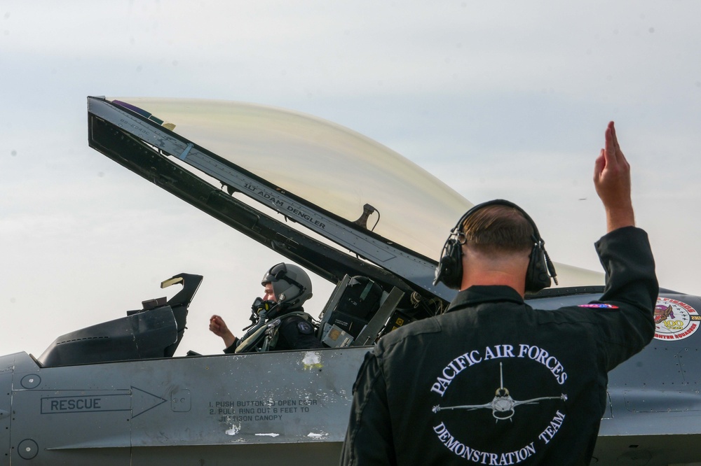 PACAF F-16 Demo Team prepares for Seoul ADEX 2023