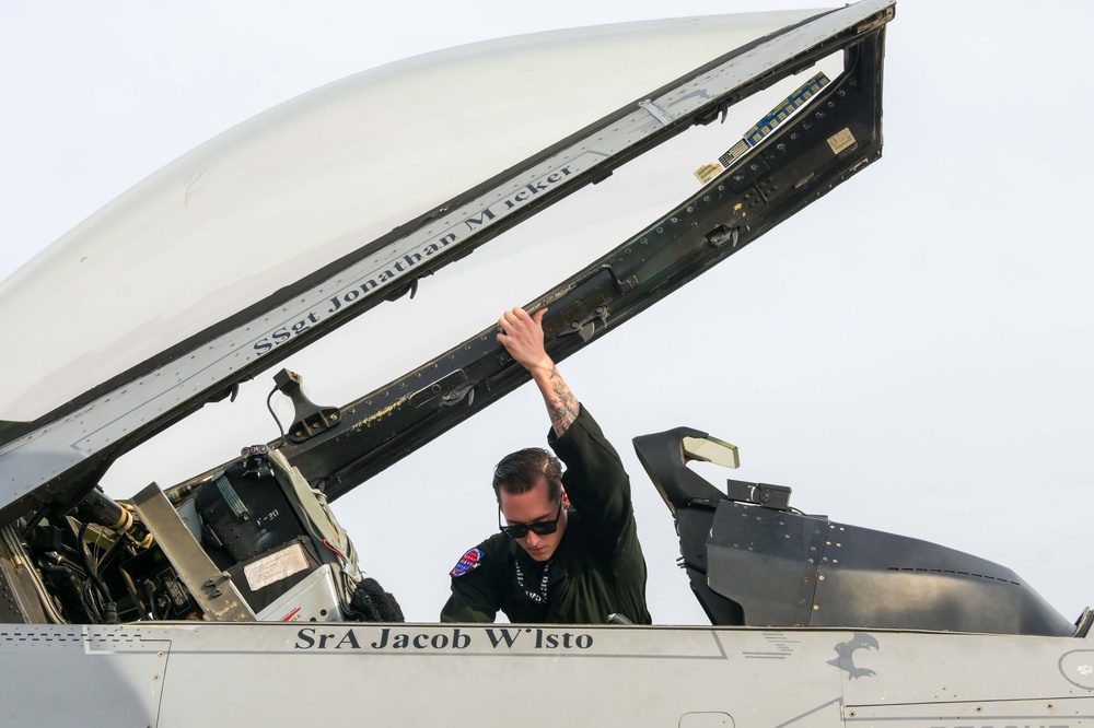 PACAF F-16 Demo Team prepares for Seoul ADEX 2023