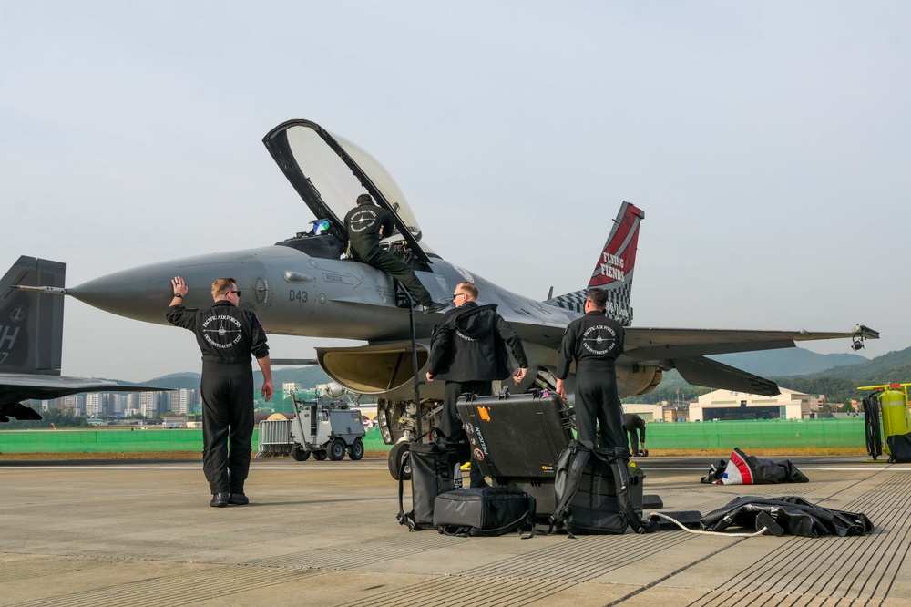 PACAF F-16 Demo Team prepares for Seoul ADEX 2023