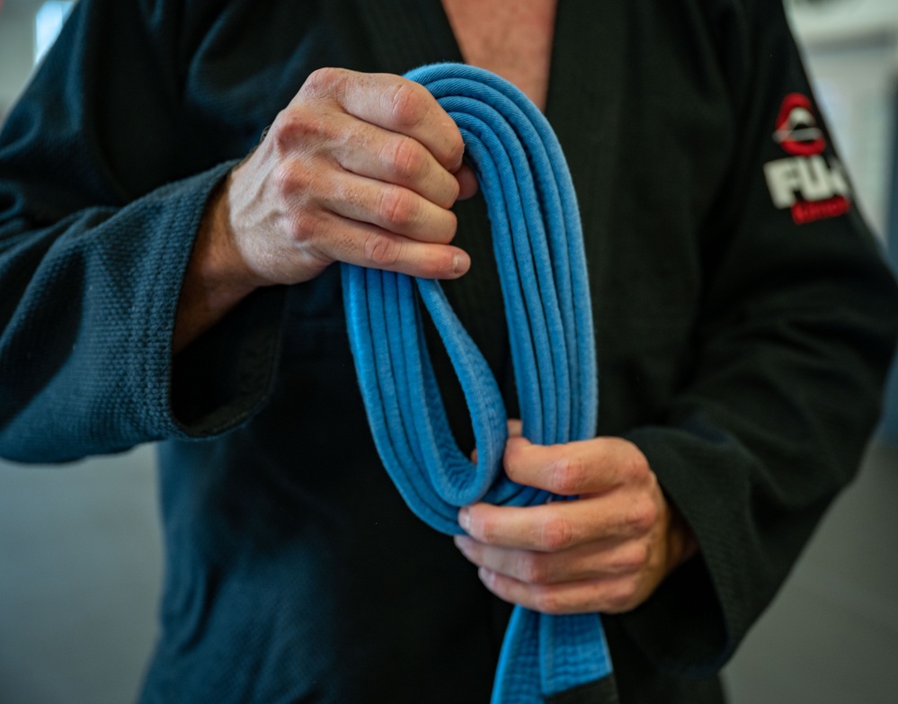 Conducting open mat combatives training