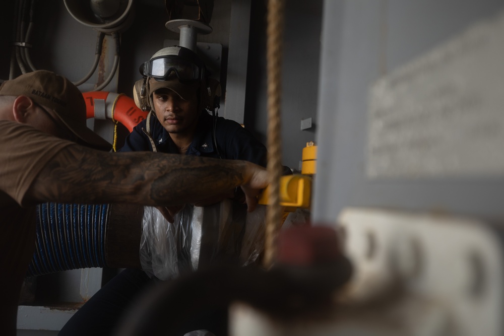 USS Bataan Fuel Replenishment