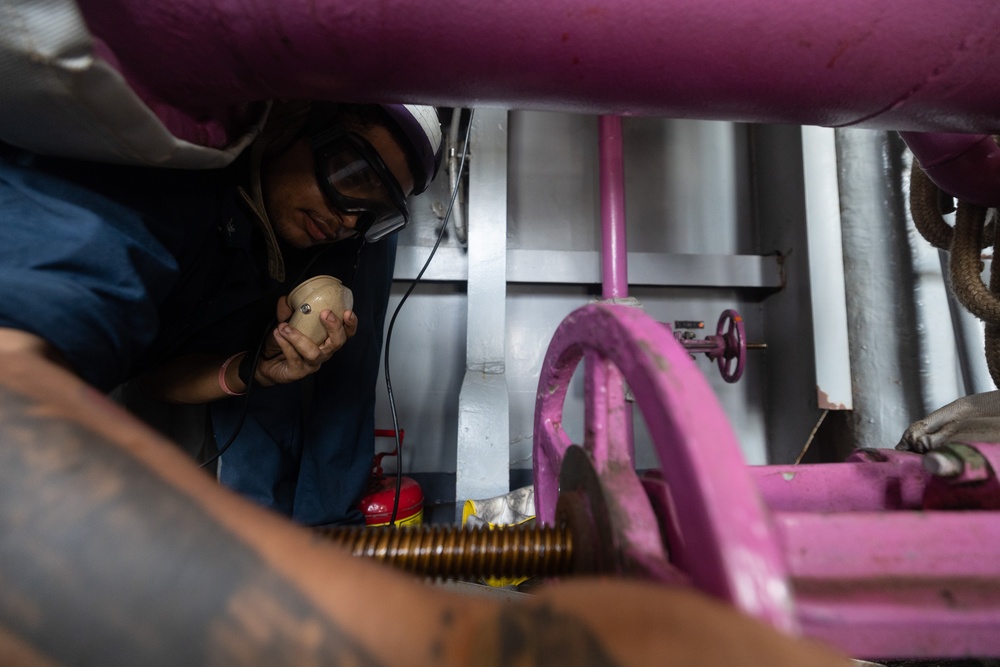 USS Bataan Fuel Replenishment