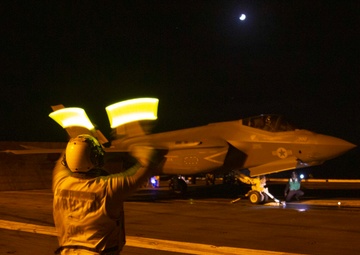 Abraham Lincoln conducts night flight operations