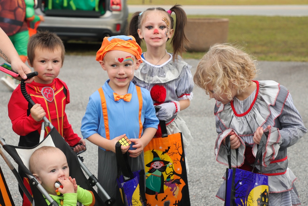 Exceptional Family Member Program Throws a Trunk-or-Treat For Soldiers Family Members on Fort Stewart