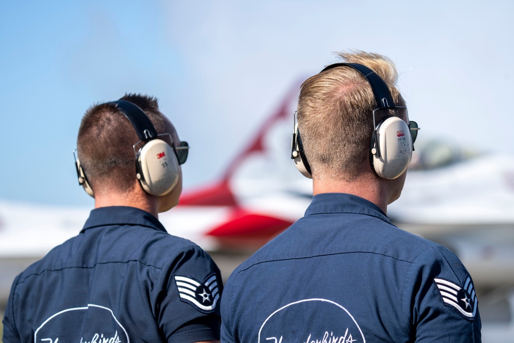 Thunderbirds perform in Houston