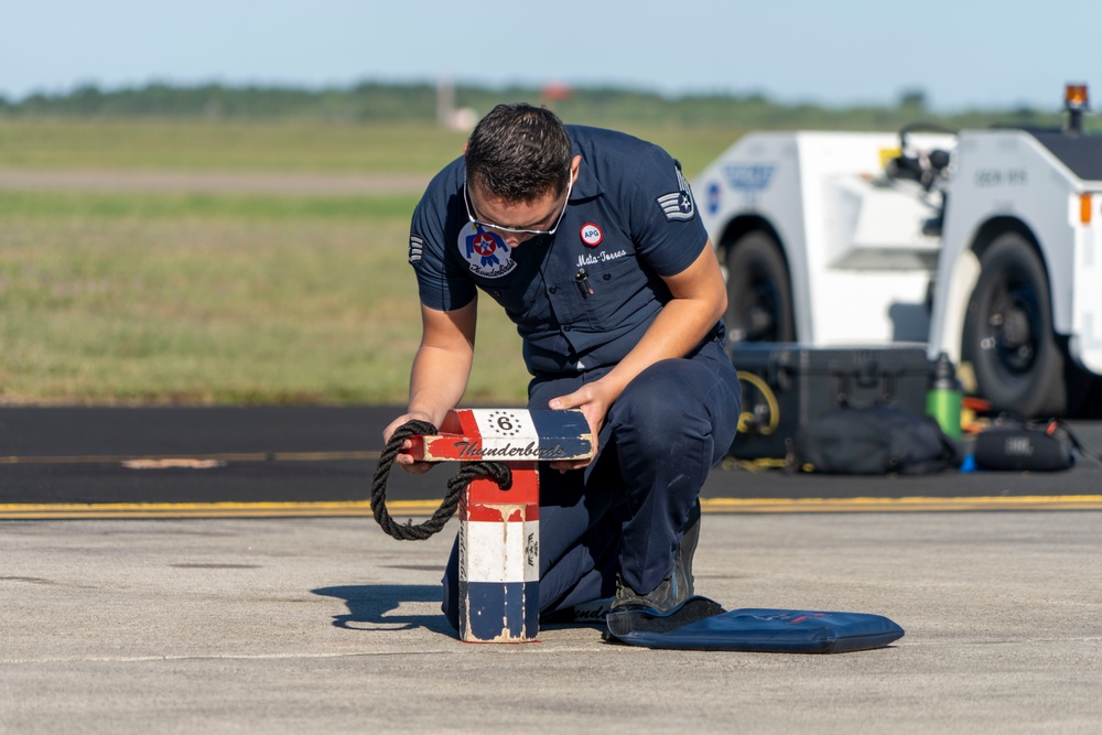 Thunderbirds perform in Houston