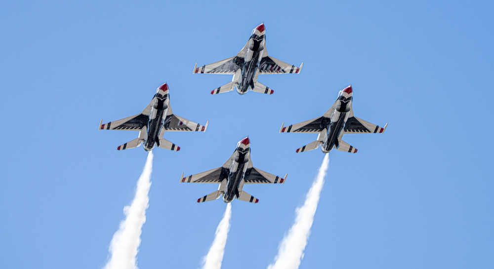 Thunderbirds perform in Houston