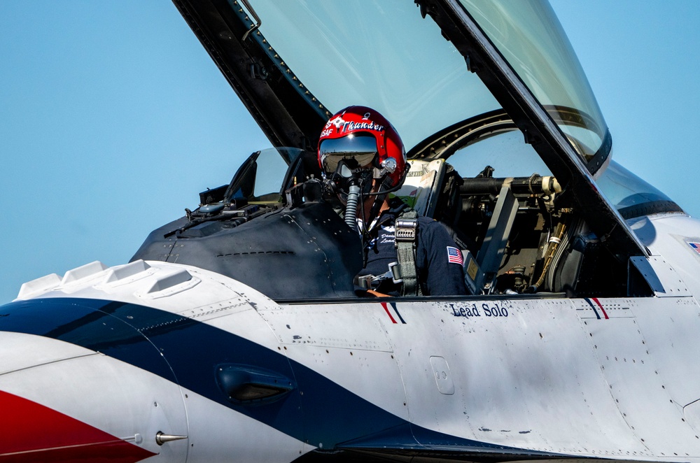 Thunderbirds perform in Houston