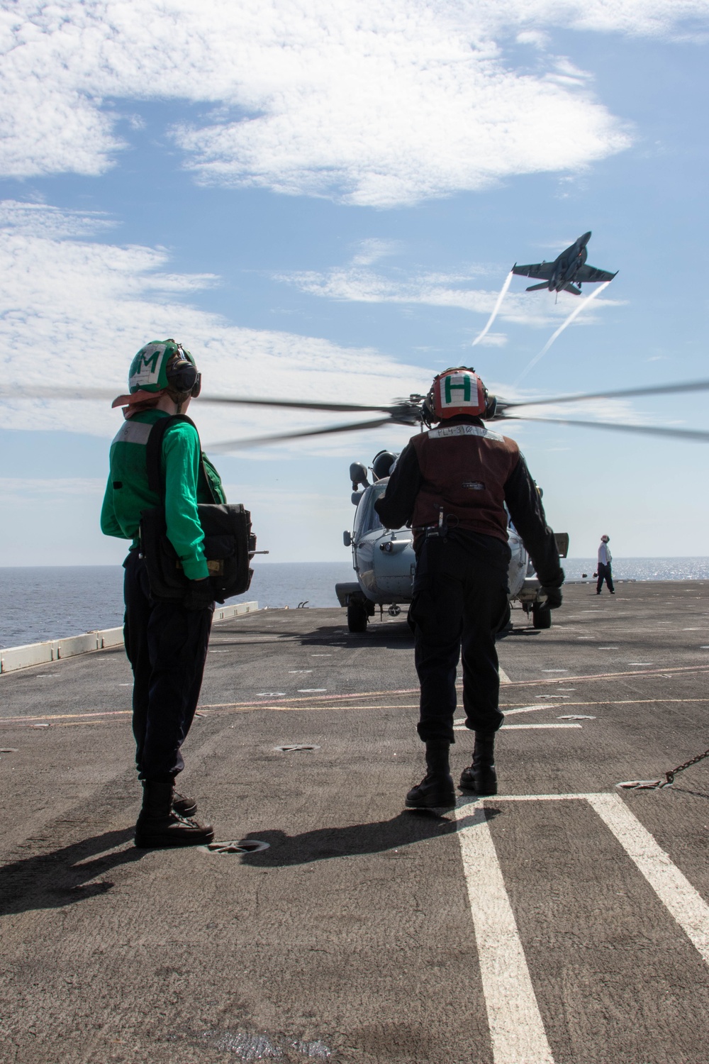 Abraham Lincoln conducts flight operations