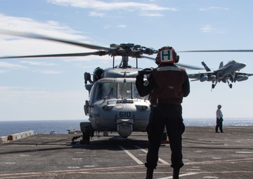 Abraham Lincoln conducts flight operations