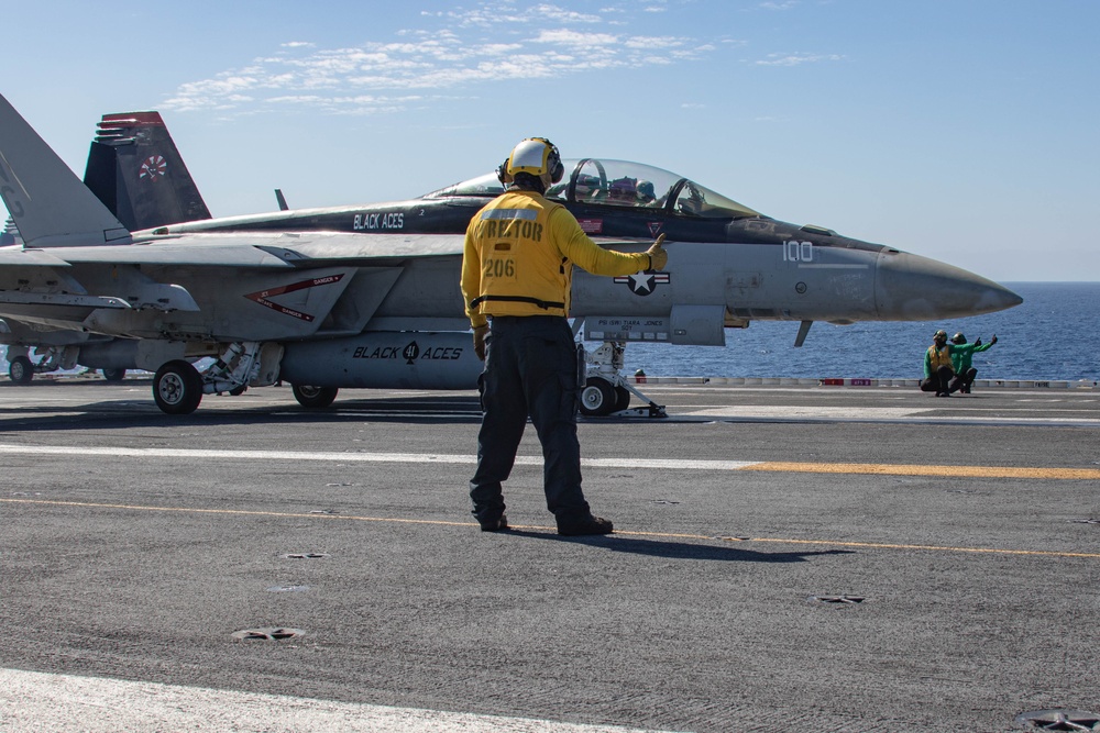 Abraham Lincoln conducts flight operations