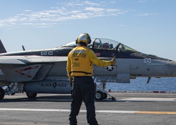 Abraham Lincoln conducts flight operations