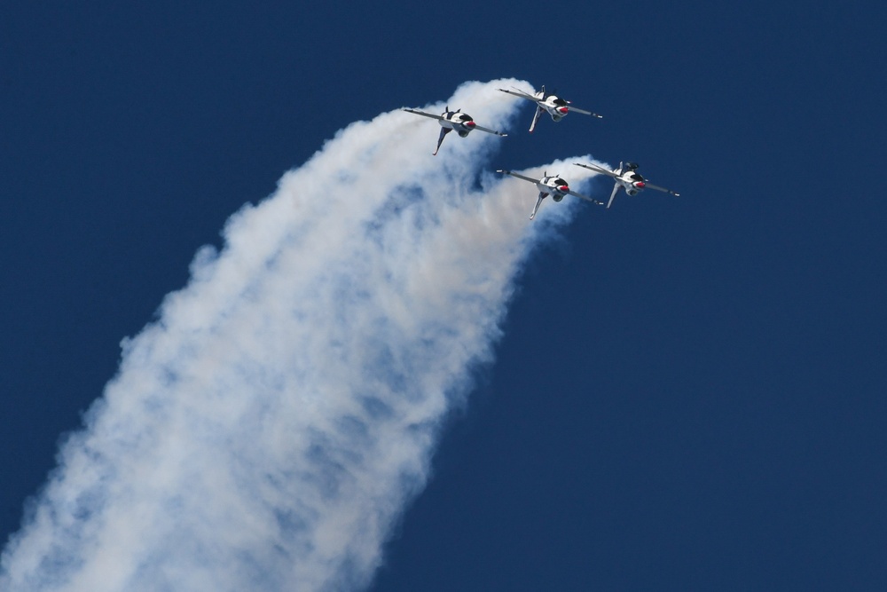 USAF Thunderbirds arrive for TOTR