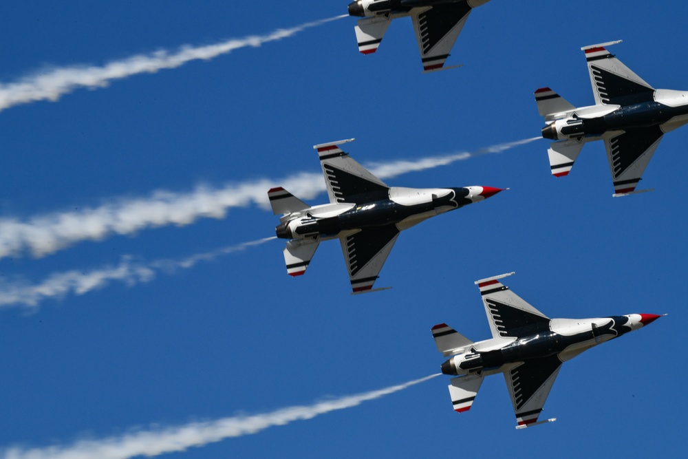 USAF Thunderbirds arrive for TOTR