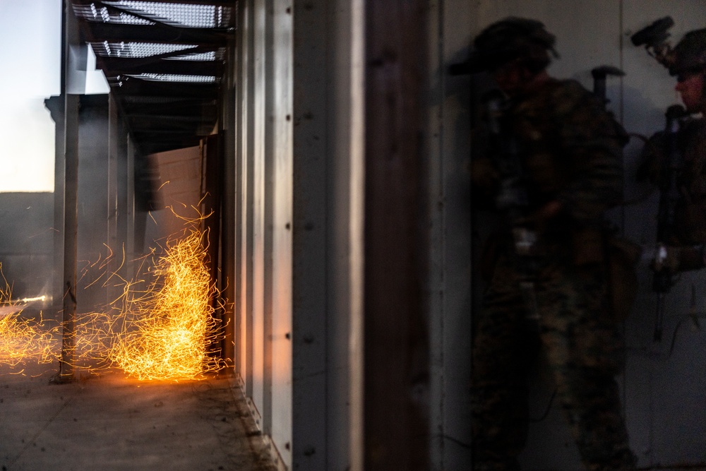 1st Bn., 4th Marines trains in different breaching methods