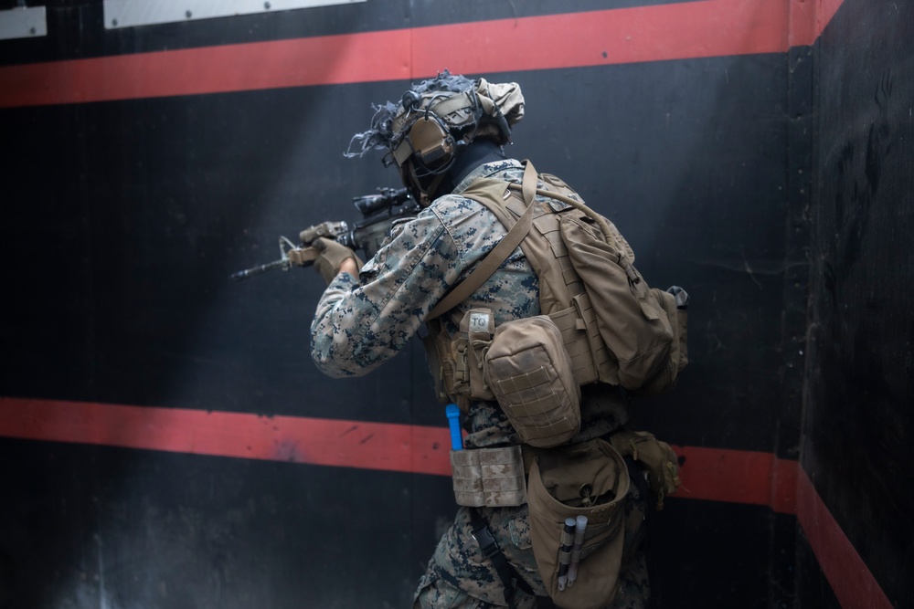 Dvids - Images - 1st Bn., 4th Marines Clears Buildings During Eotg Raid 