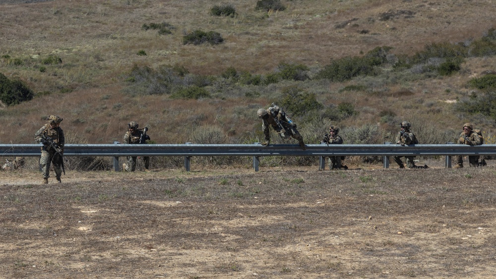 1st Bn., 4th Marines conducts raid during EOTG raid leaders course