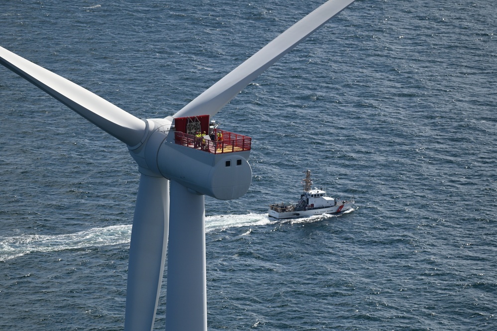 Coast Guard conducts SAREX at wind farm 27 miles off the coast of Virginia