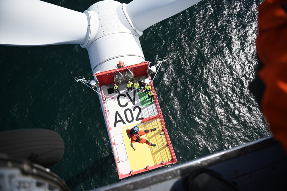 Coast Guard conducts SAREX at wind farm 27 miles off the coast of Virginia