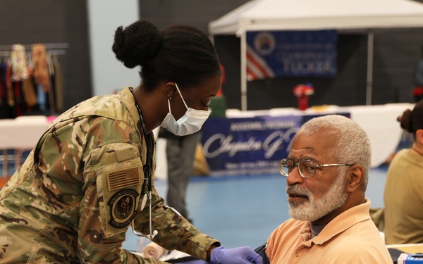 NJNG Soldiers and Airmen Help Homeless Veterans at North Jersey Stand Down