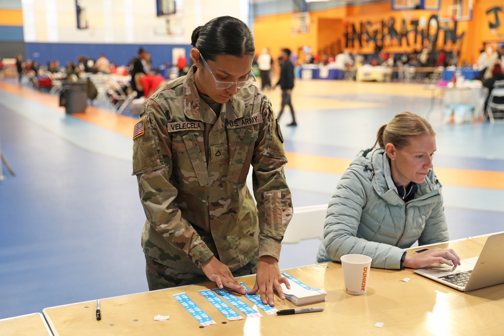 NJNG Soldiers and Airmen Help Homeless Veterans at North Jersey Stand Down