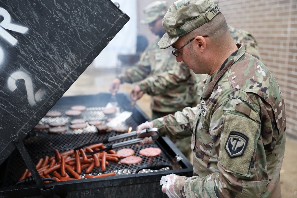 NJNG Soldiers and Airmen Help Homeless Veterans at North Jersey Stand Down