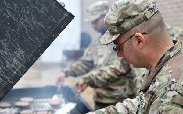 New Jersey Guardsmen Help Homeless Veterans at Stand Down Event