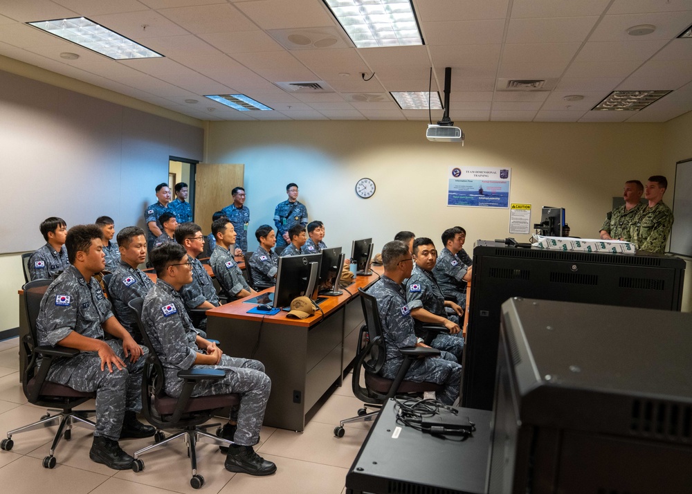 ROK Sonwonil-class submarine ROKS Jeong Ji (SS 073) arrives at U.S. Naval Base Guam for Silent Shark 2023