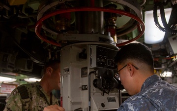 US, ROK Conduct Exercise Silent Shark
