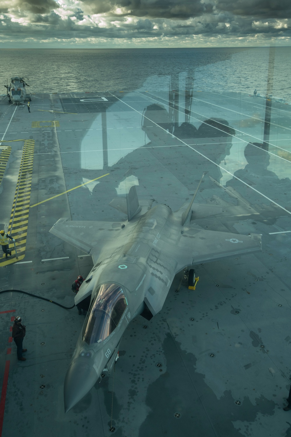 F-35 test pilot flies first roll-on landing aboard HMS Prince of Wales