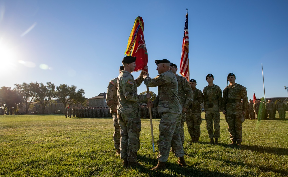 “Lightning Battalion” holds Relinquishment of Responsibility ceremony